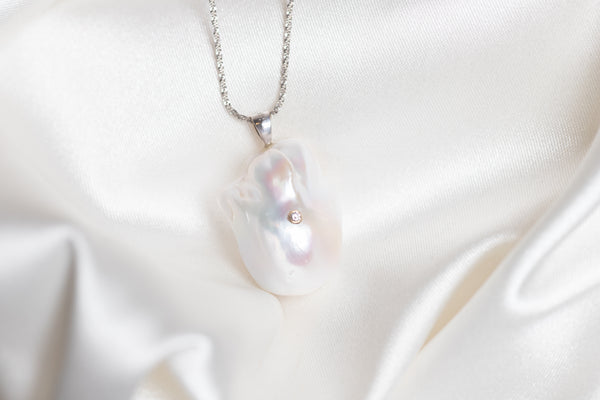 AAA Grade Pearl with Single Gemstone Set in 14k White or Yellow Gold